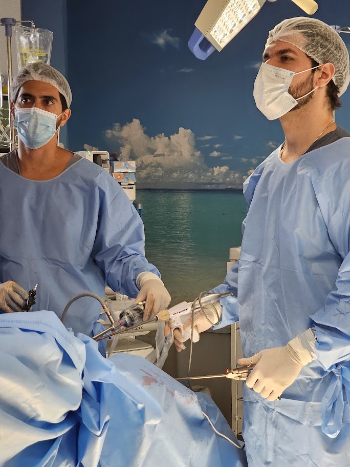 Dr. Ristow em cirurgia videolaparoscópica
